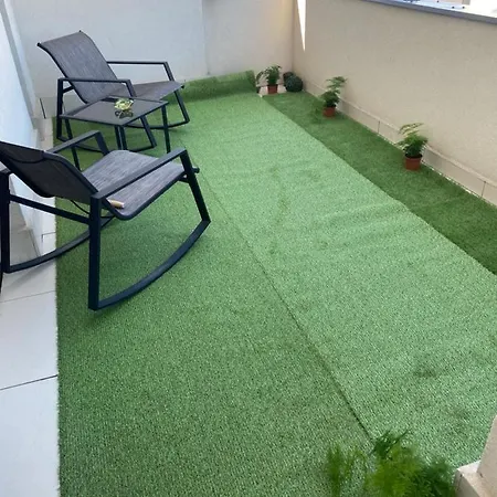 Kuky's Mini Penthouse Apartment